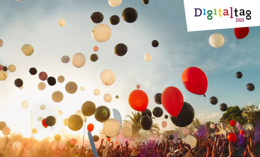 aufsteigende Luftballons, Aufschrift: Digitaltag