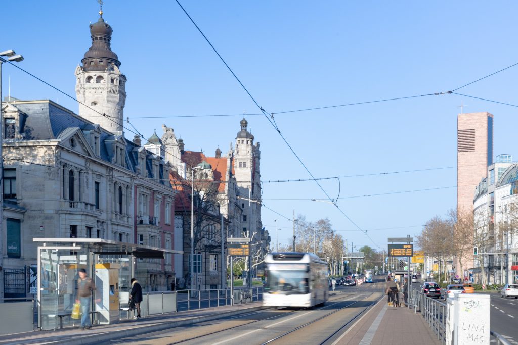 Foto von der Haltestelle am neuen Rathaus