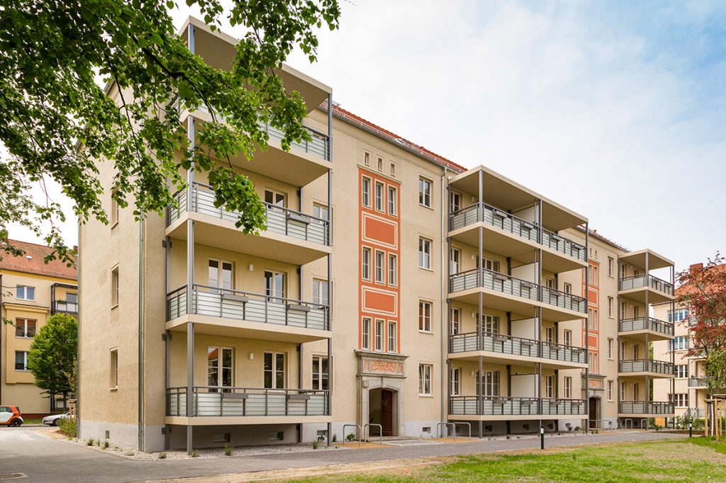 Foto von vierstöckigem Gebäude im Dunckerviertel